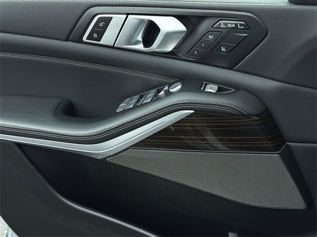 Used 2023 BMW X7 xDrive40i image 35