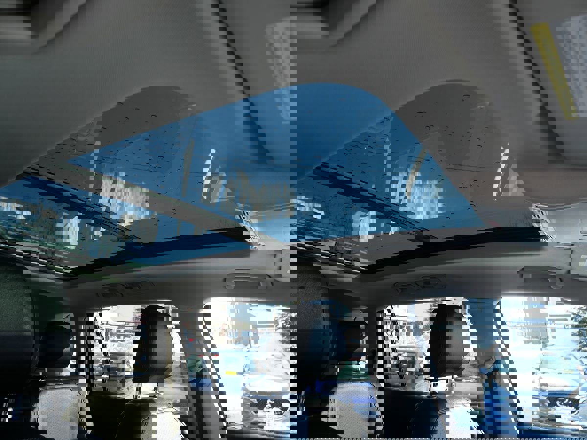 Used 2018 Volkswagen Tiguan SEL image 18