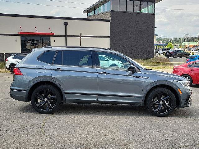 Used 2024 Volkswagen Tiguan SE R-Line w/ MDO Package, Three-Row FWD image 6