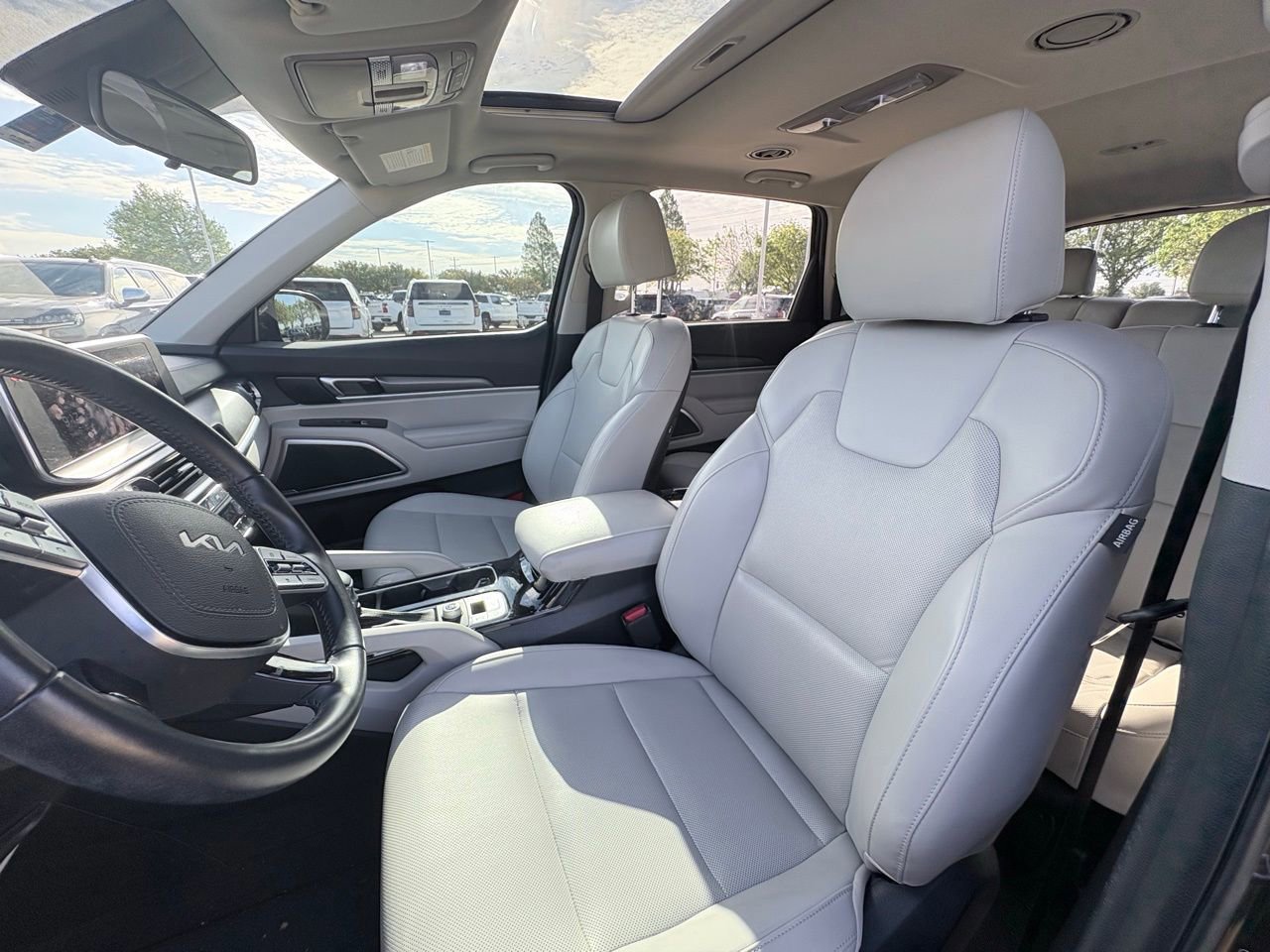 Used 2022 Kia Telluride S image 6