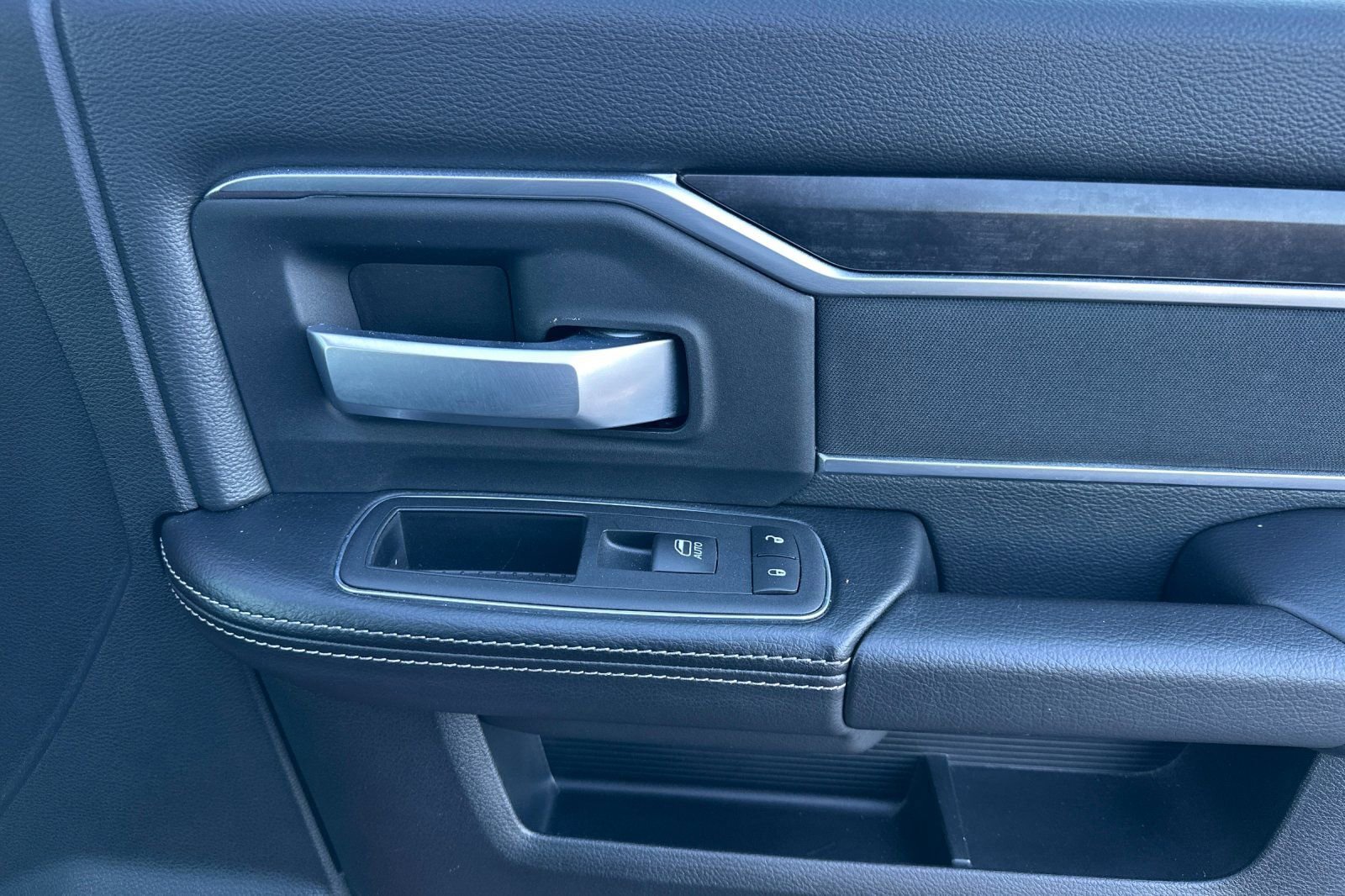 Used 2024 RAM 2500 Big Horn w/ Bed Utility Group image 20