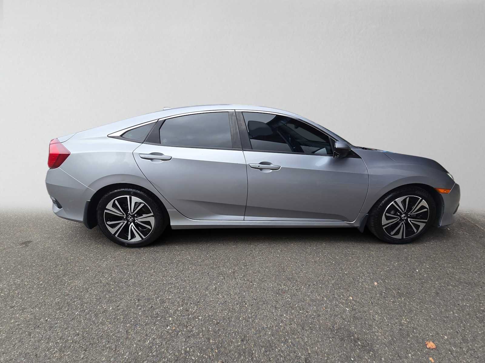 Used 2016 Honda Civic EX-L image 2