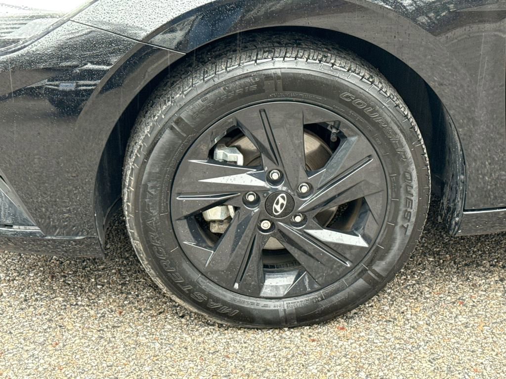 Used 2023 Hyundai Elantra Blue image 18