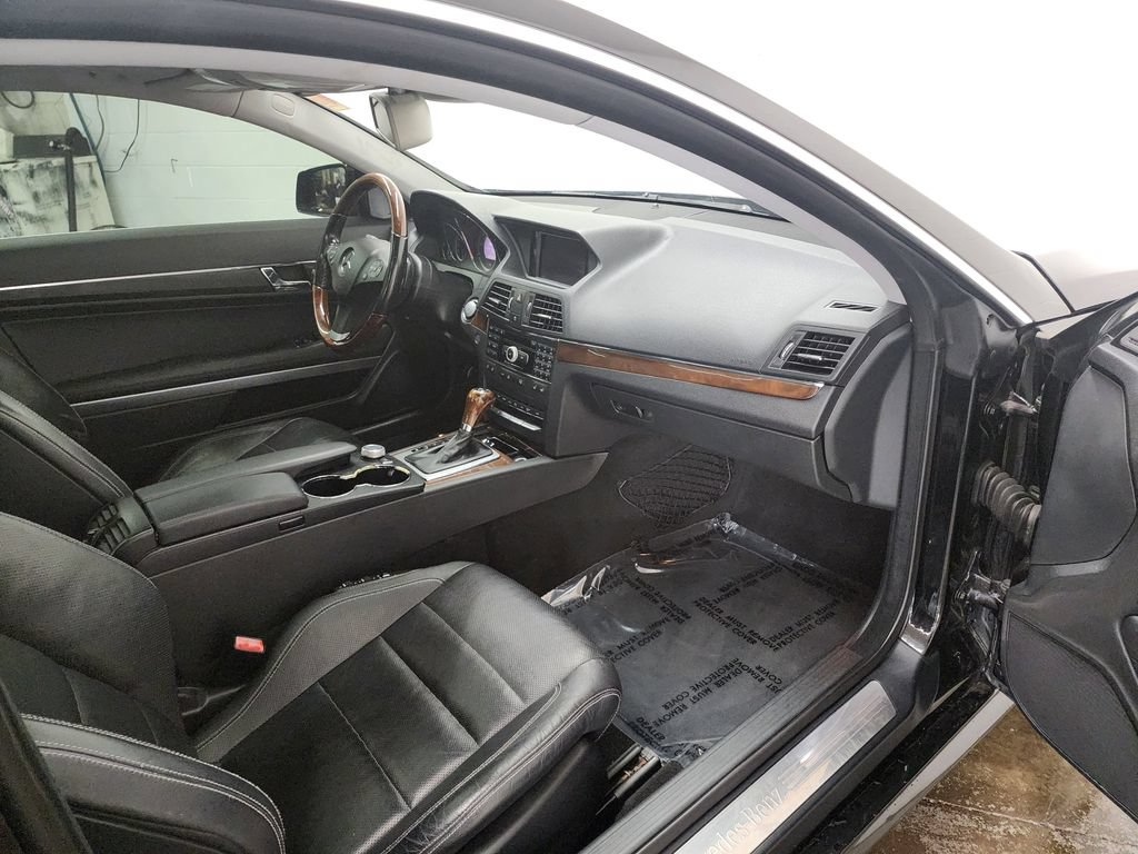 Used 2010 Mercedes-Benz E 550 Coupe image 30