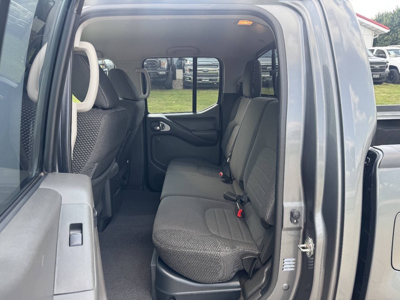 Used 2018 Nissan Frontier PRO-4X AWD/4WD image 12