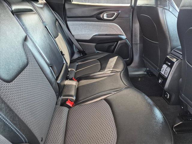 Used 2025 Jeep Compass Latitude AWD/4WD image 22