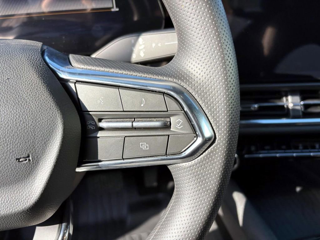 Used 2026 Chevrolet Equinox EV LT image 18