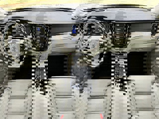 Used 2021 Volvo XC60 T5 Inscription w/ Advanced Package image 12