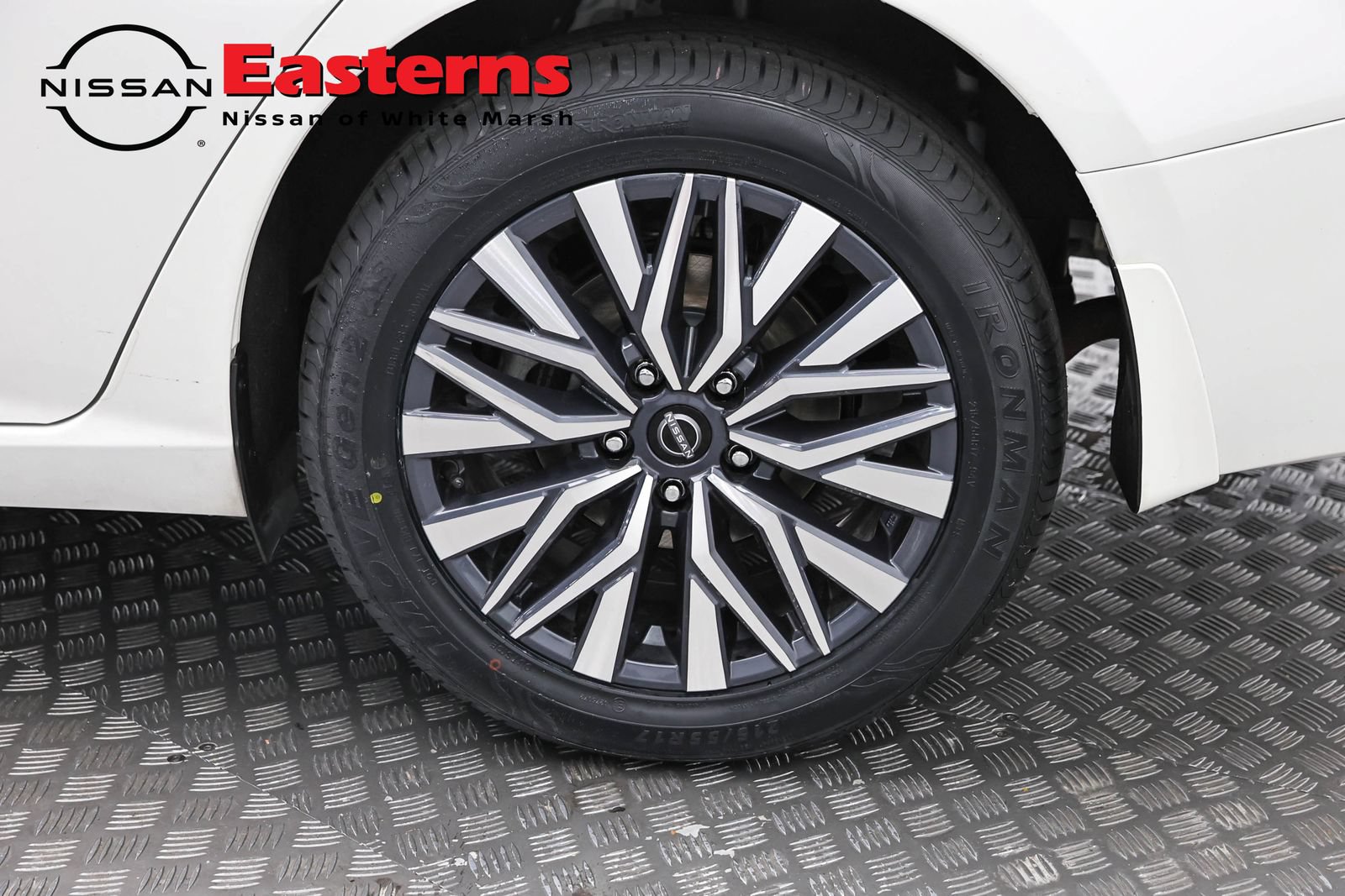 Used 2023 Nissan Altima 2.5 SV w/ SV Premium Package AWD/4WD image 32