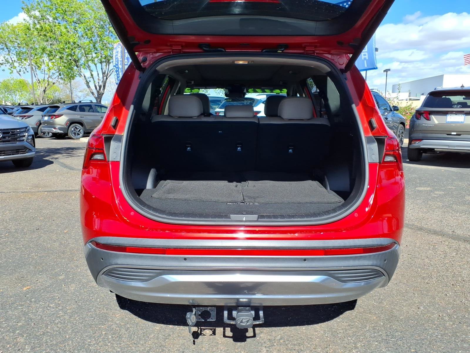 Used 2023 Hyundai Santa Fe SEL Premium w/ Cargo Package image 10