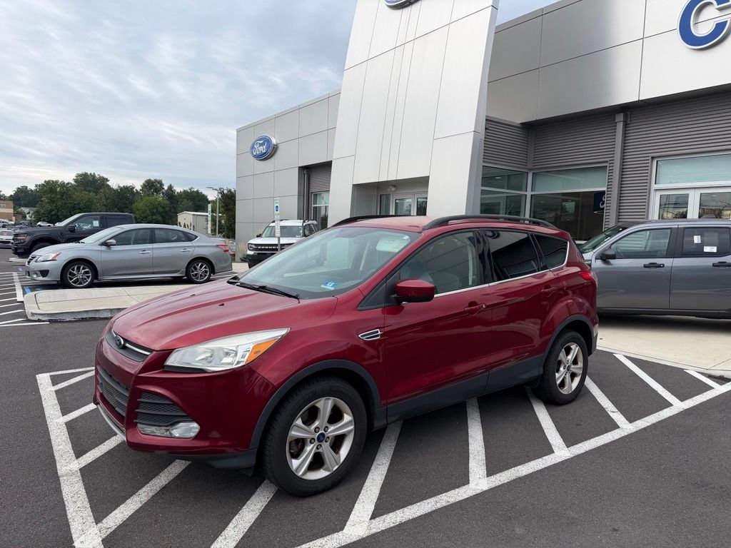 Used 2016 Ford Escape SE w/ Equipment Group 201A AWD/4WD image 1