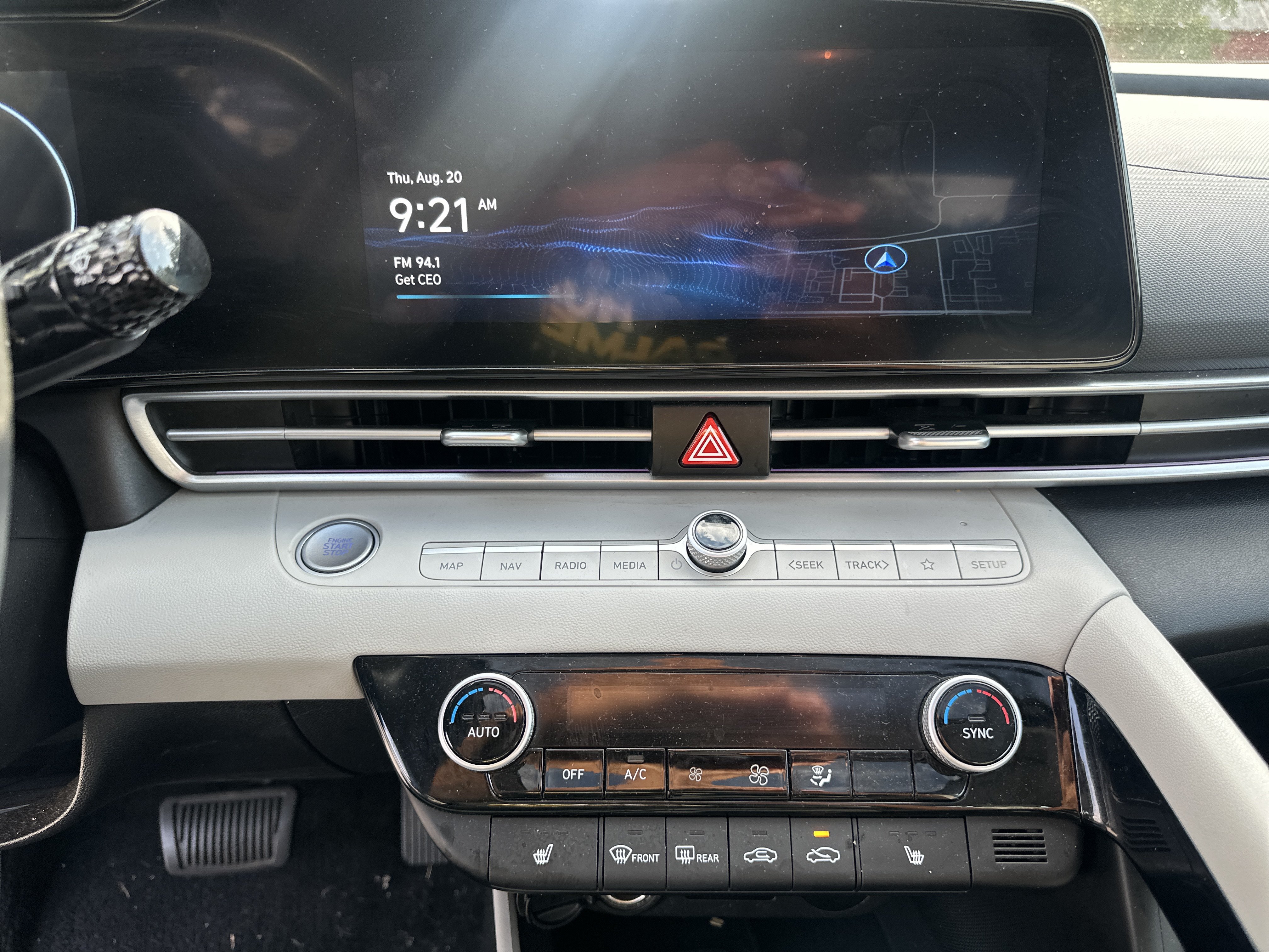 Used 2024 Hyundai Elantra Limited FWD image 28