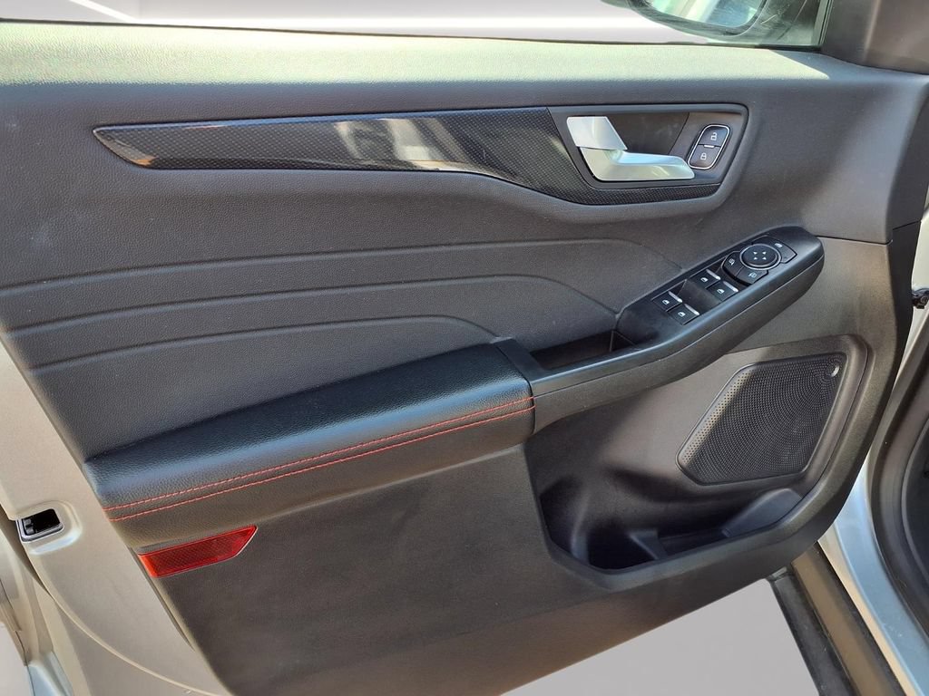 Used 2024 Ford Escape ST-Line w/ Tech Pack #1 FWD image 13