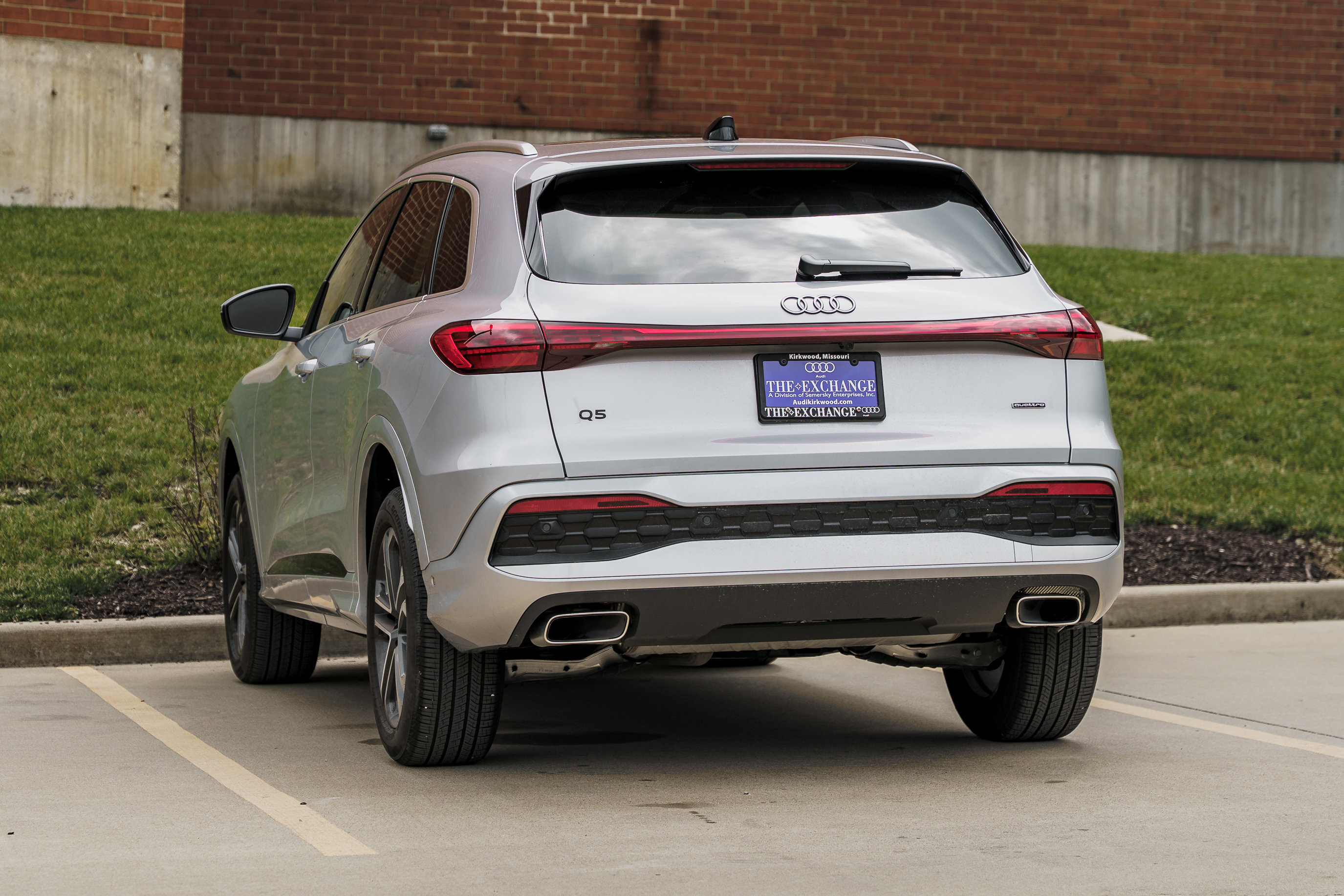 Certified 2025 Audi Q5 Premium w/ Convenience Package AWD/4WD image 5