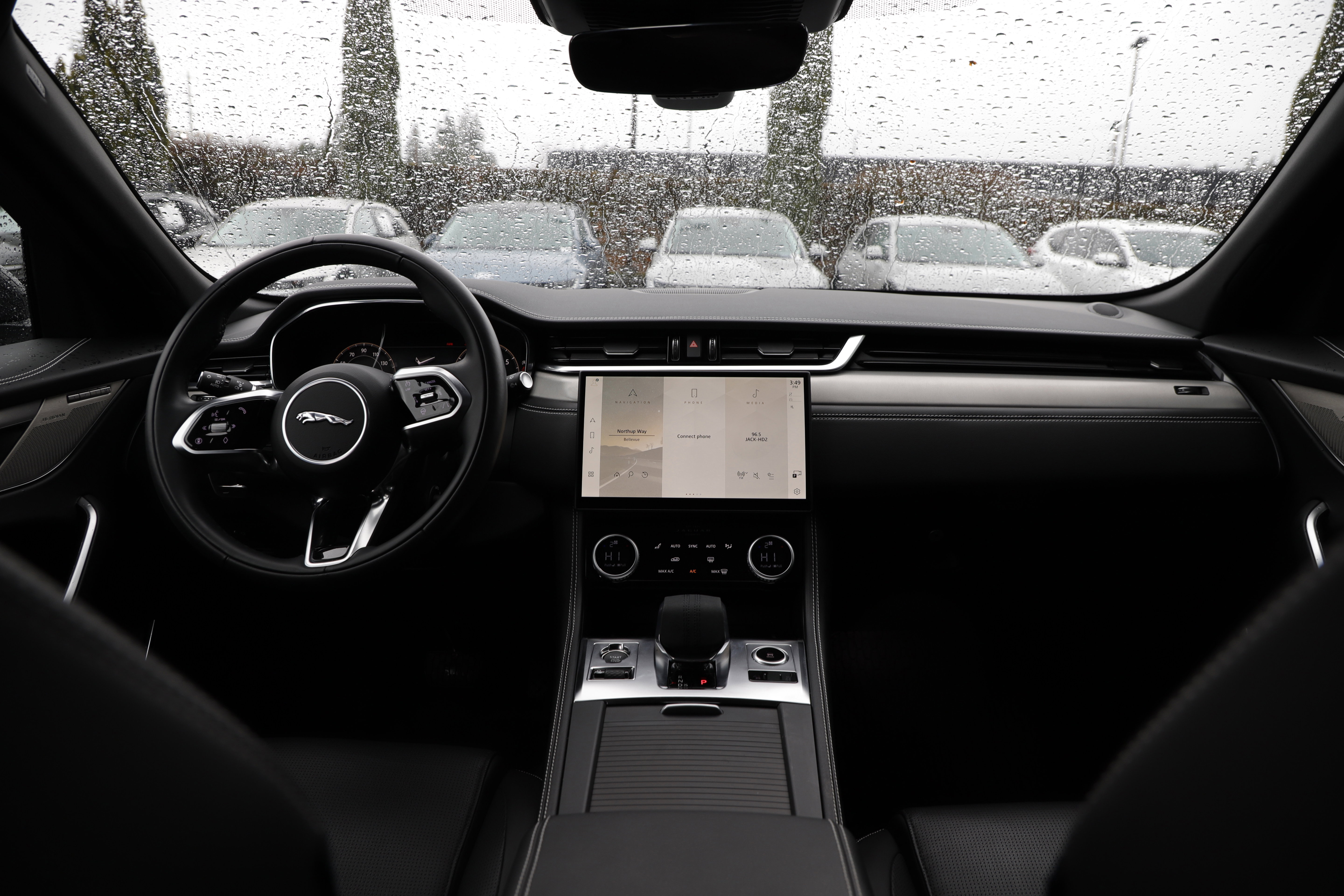 Certified 2025 Jaguar F-PACE R-Dynamic S image 15