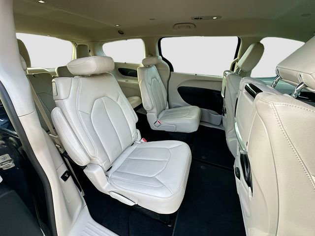 Used 2020 Chrysler Pacifica Touring-L Plus w/ Advanced Safetytec Group image 29