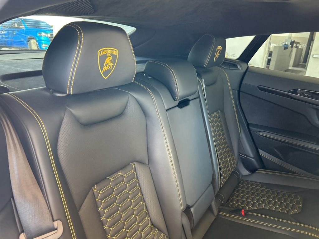 Used 2022 Lamborghini Urus image 35