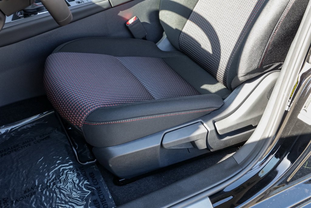 New 2026 Nissan Sentra SR w/ Floor Mat Package FWD image 18