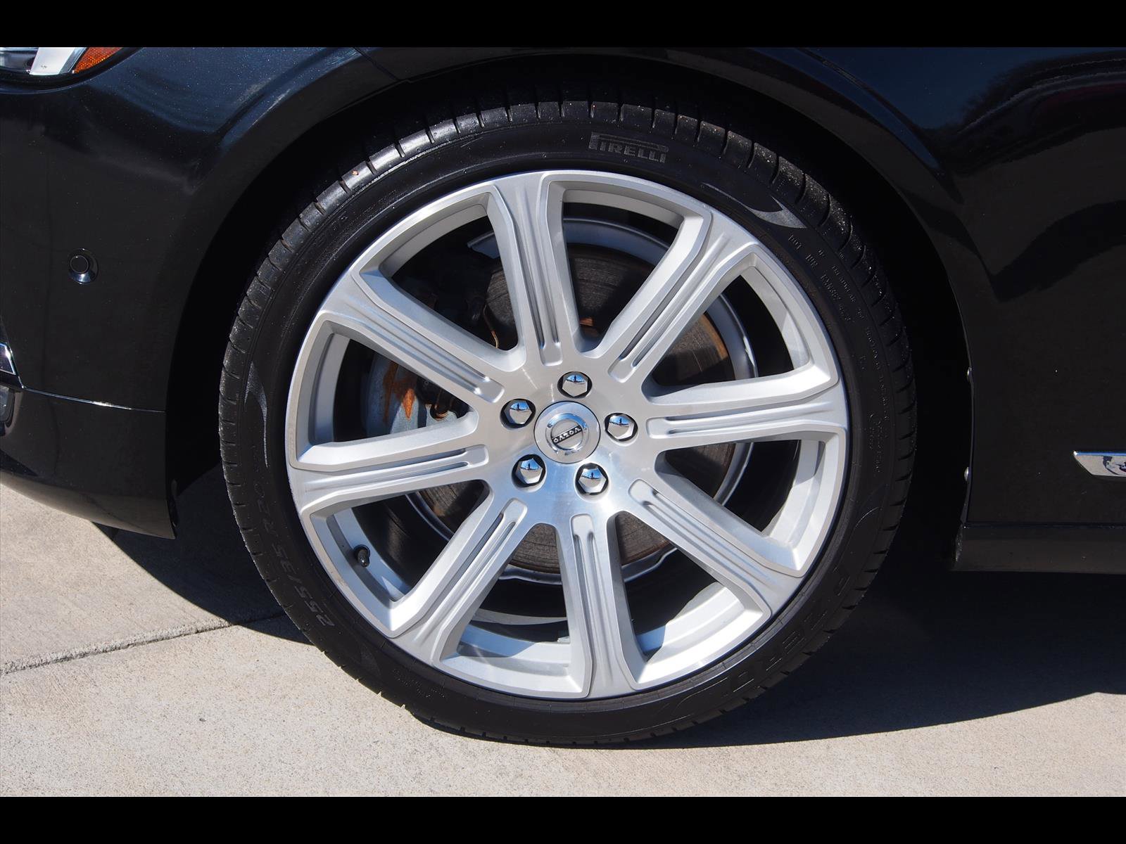 Used 2017 Volvo S90 T6 Inscription w/ Vision Package image 9