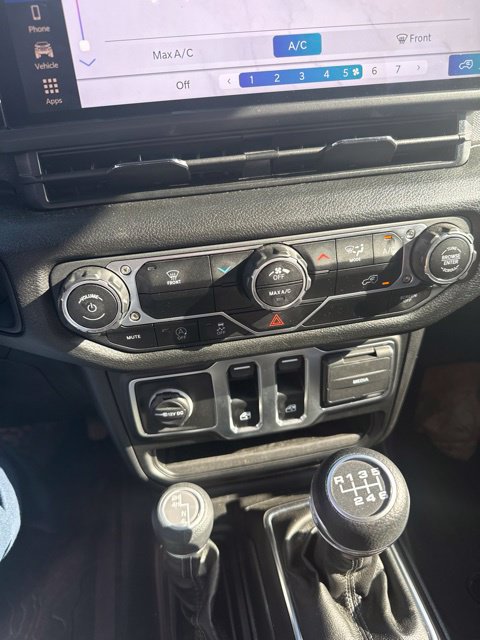 Used 2025 Jeep Wrangler Sport AWD/4WD image 5