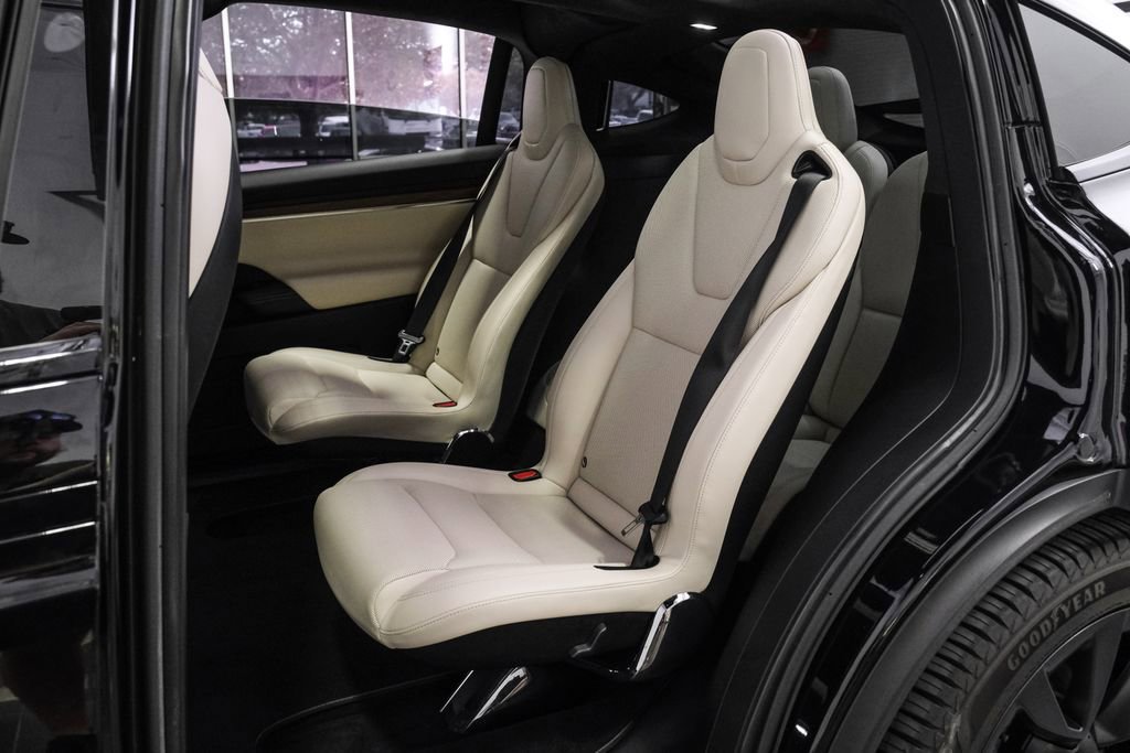 Used 2023 Tesla Model X image 42