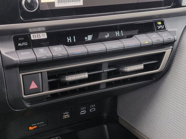 Used 2026 Toyota Camry SE image 20