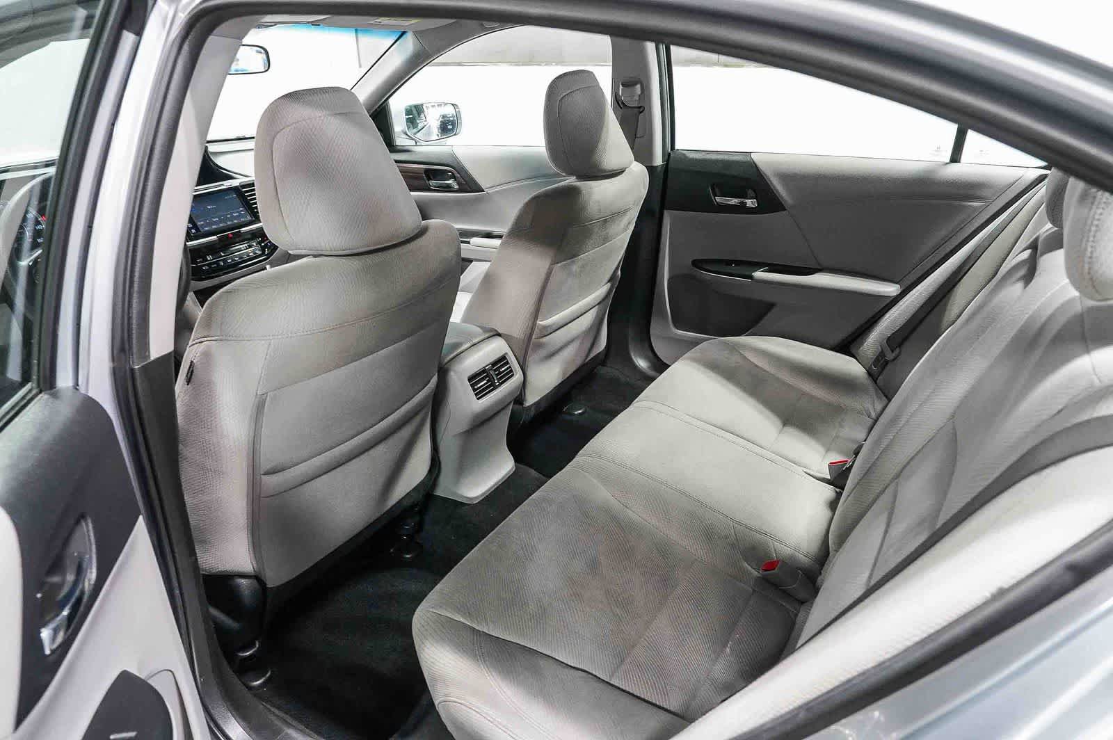 Used 2017 Honda Accord EX image 19