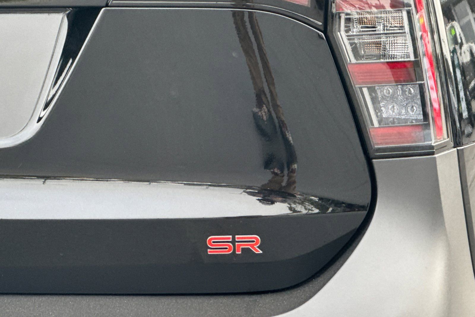 Used 2025 Nissan Kicks SR FWD image 28