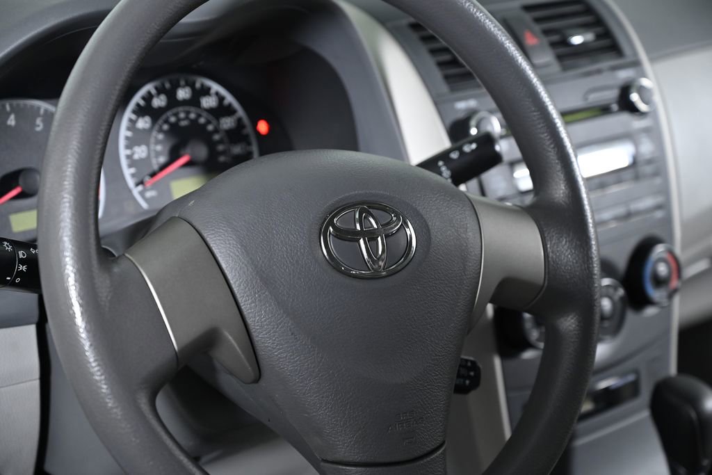 Used 2010 Toyota Corolla LE image 11