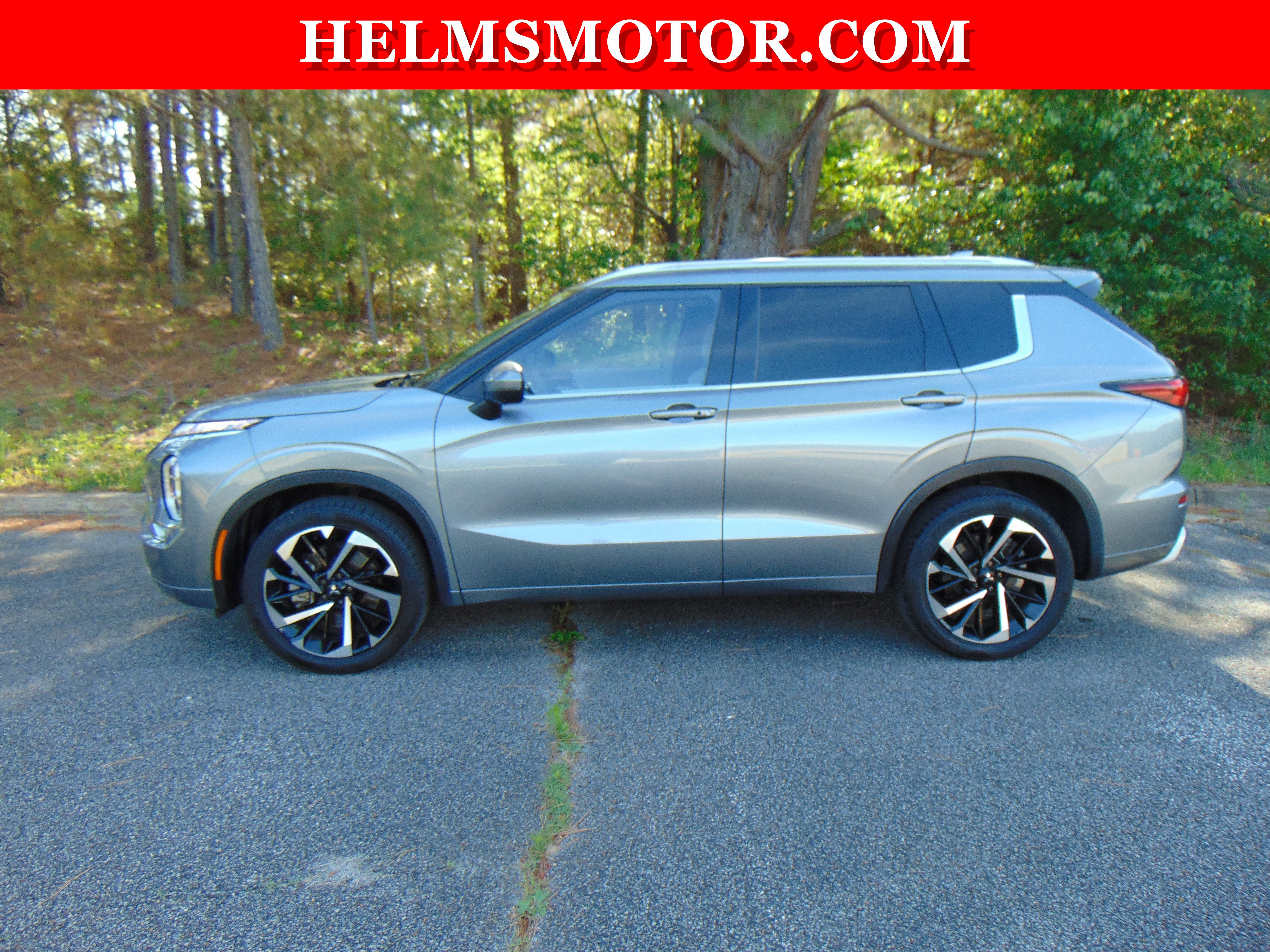 Used 2024 Mitsubishi Outlander SEL FWD image 2