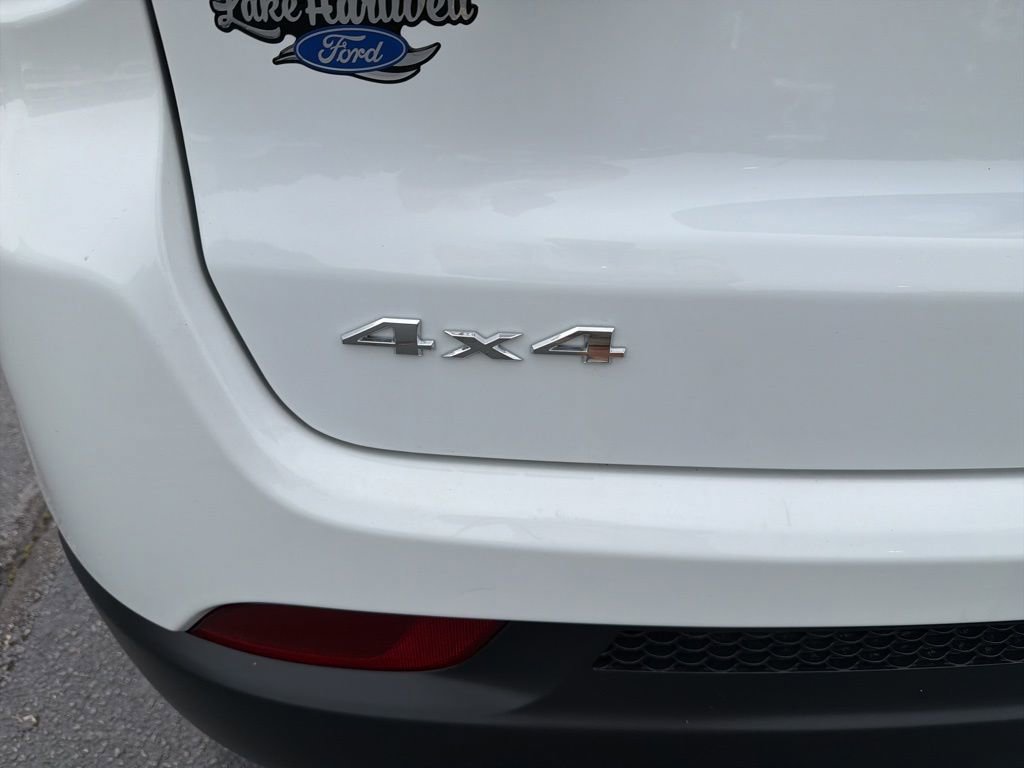 Used 2023 Jeep Compass Latitude image 27