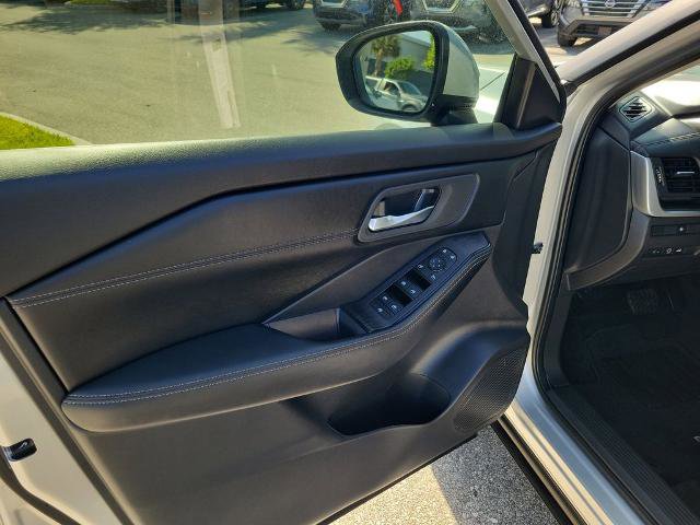 Certified 2025 Nissan Rogue SV w/ SV Premium Package image 23