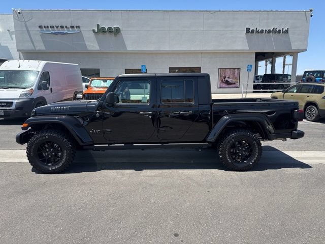 Used 2024 Jeep Gladiator Sport AWD/4WD image 2