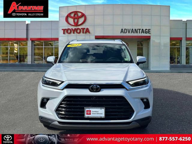 Used 2024 Toyota Grand Highlander AWD image 2