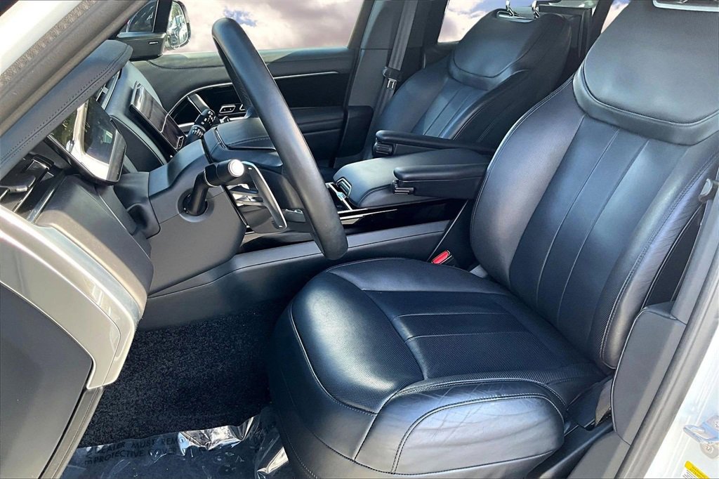 Used 2023 Land Rover Range Rover Long Wheelbase SE image 21