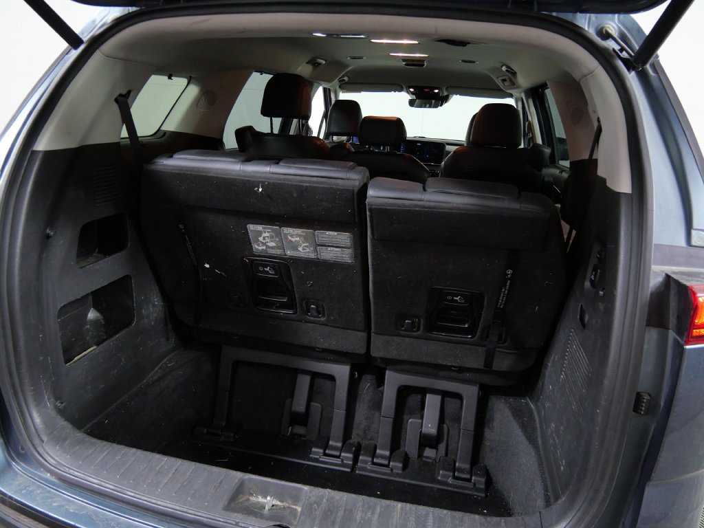 Used 2023 Kia Carnival SX FWD image 6