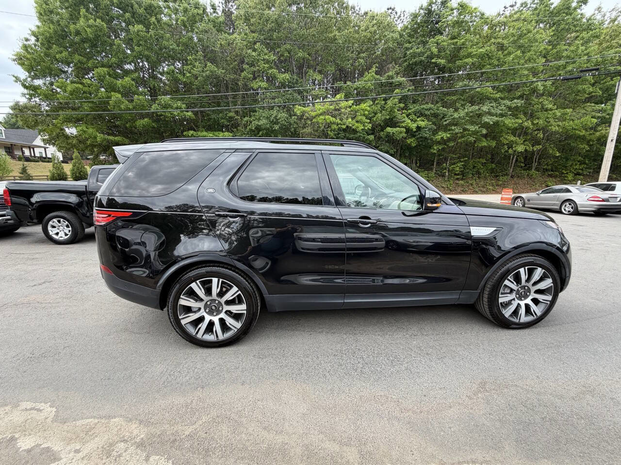 Used 2018 Land Rover Discovery HSE AWD/4WD image 4