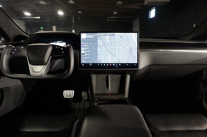 Used 2022 Tesla Model S Plaid image 18