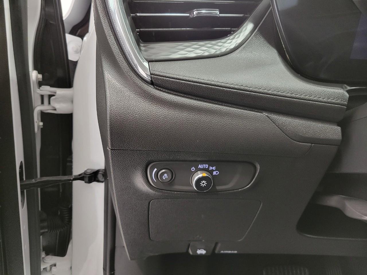 Used 2025 Buick Encore GX Preferred image 11