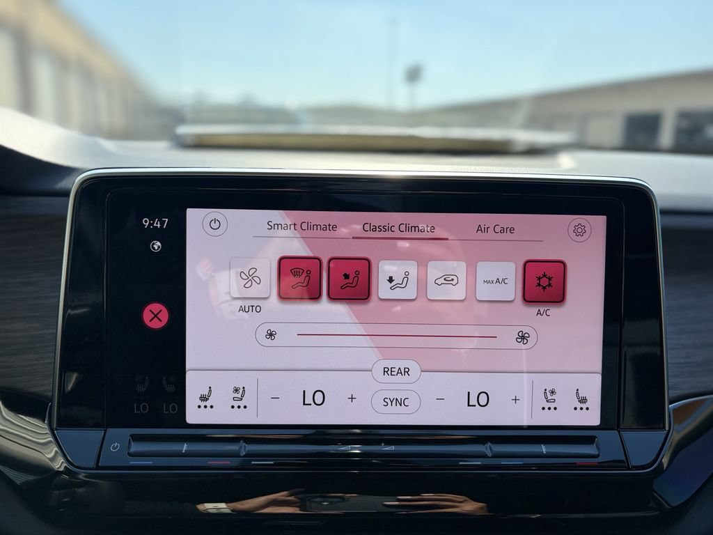 Used 2025 Volkswagen Atlas SEL Premium R-Line AWD/4WD image 21
