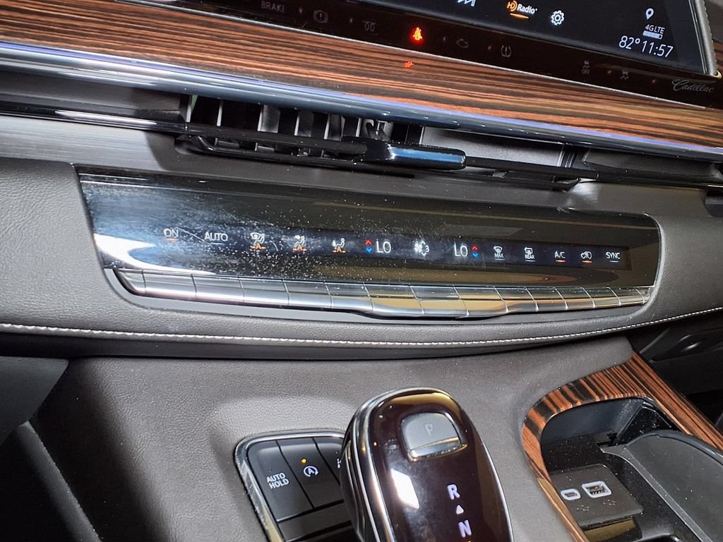 Certified 2024 Cadillac Escalade Premium Luxury w/ Performance Package AWD/4WD image 5