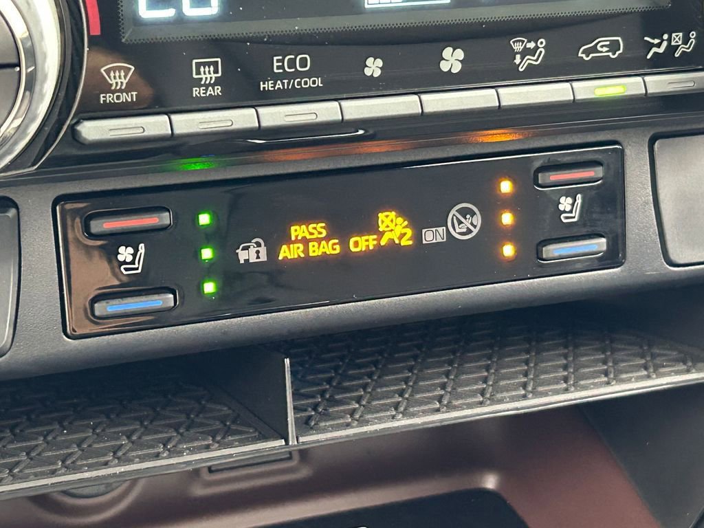 Used 2025 Toyota RAV4 Limited image 25