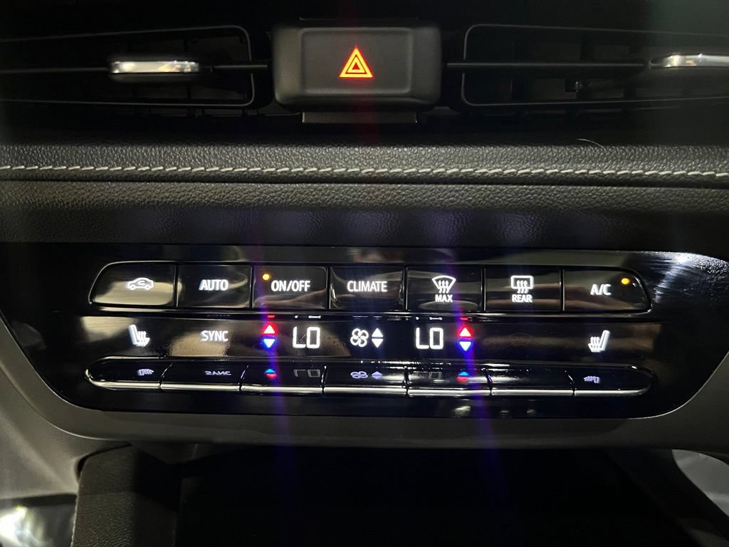Certified 2021 Buick Envision Essence w/ Sport Touring Package AWD/4WD image 26