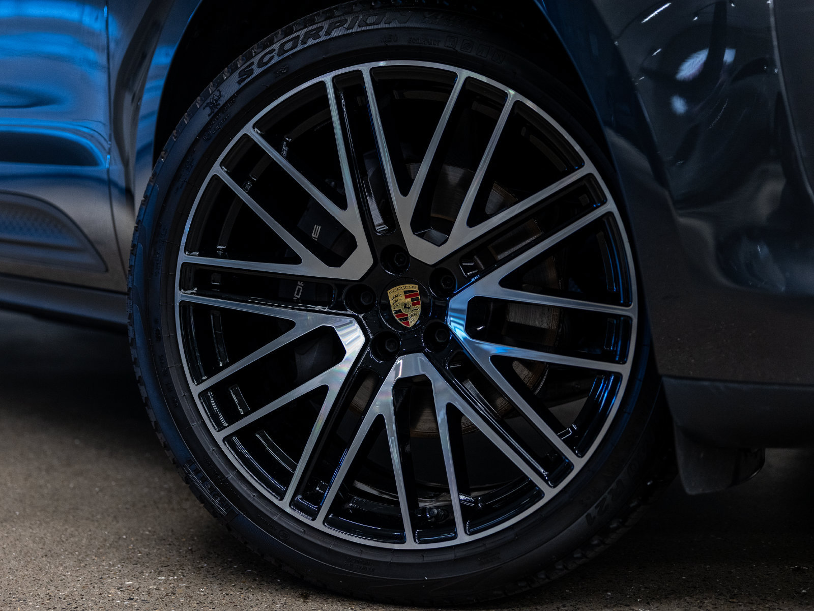 Certified 2026 Porsche Macan AWD/4WD image 19