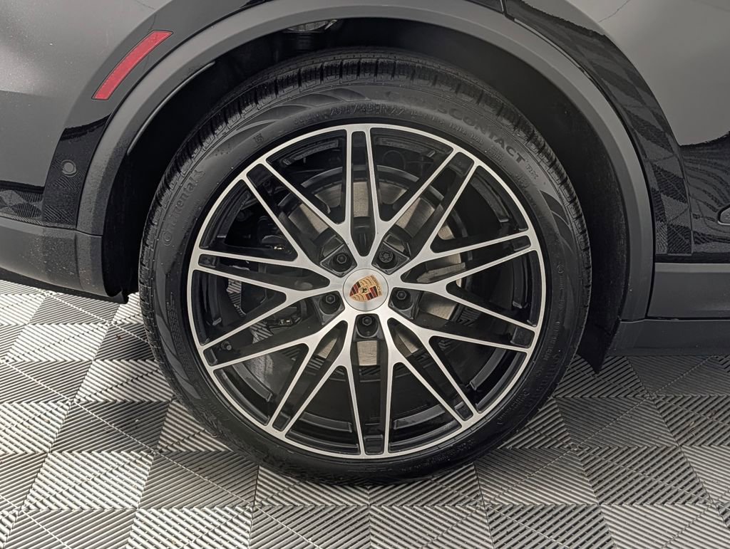 New 2026 Porsche Macan 4 Electric image 13