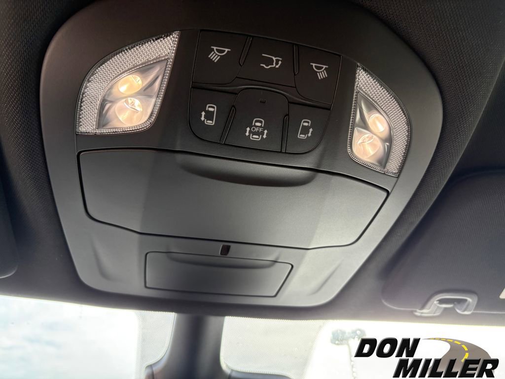 New 2026 Chrysler Pacifica Select image 21