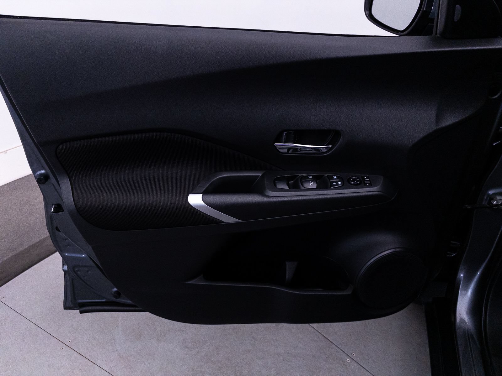 Used 2021 Nissan Kicks SV FWD image 15