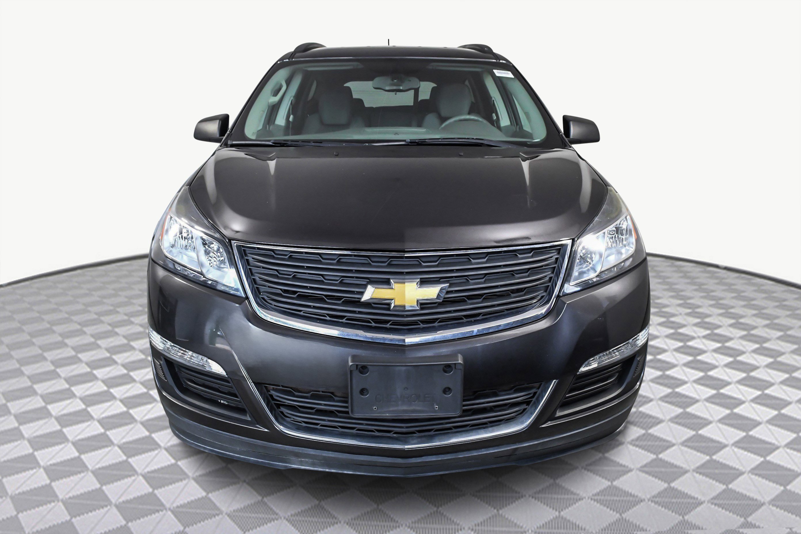 Used 2017 Chevrolet Traverse LS image 2