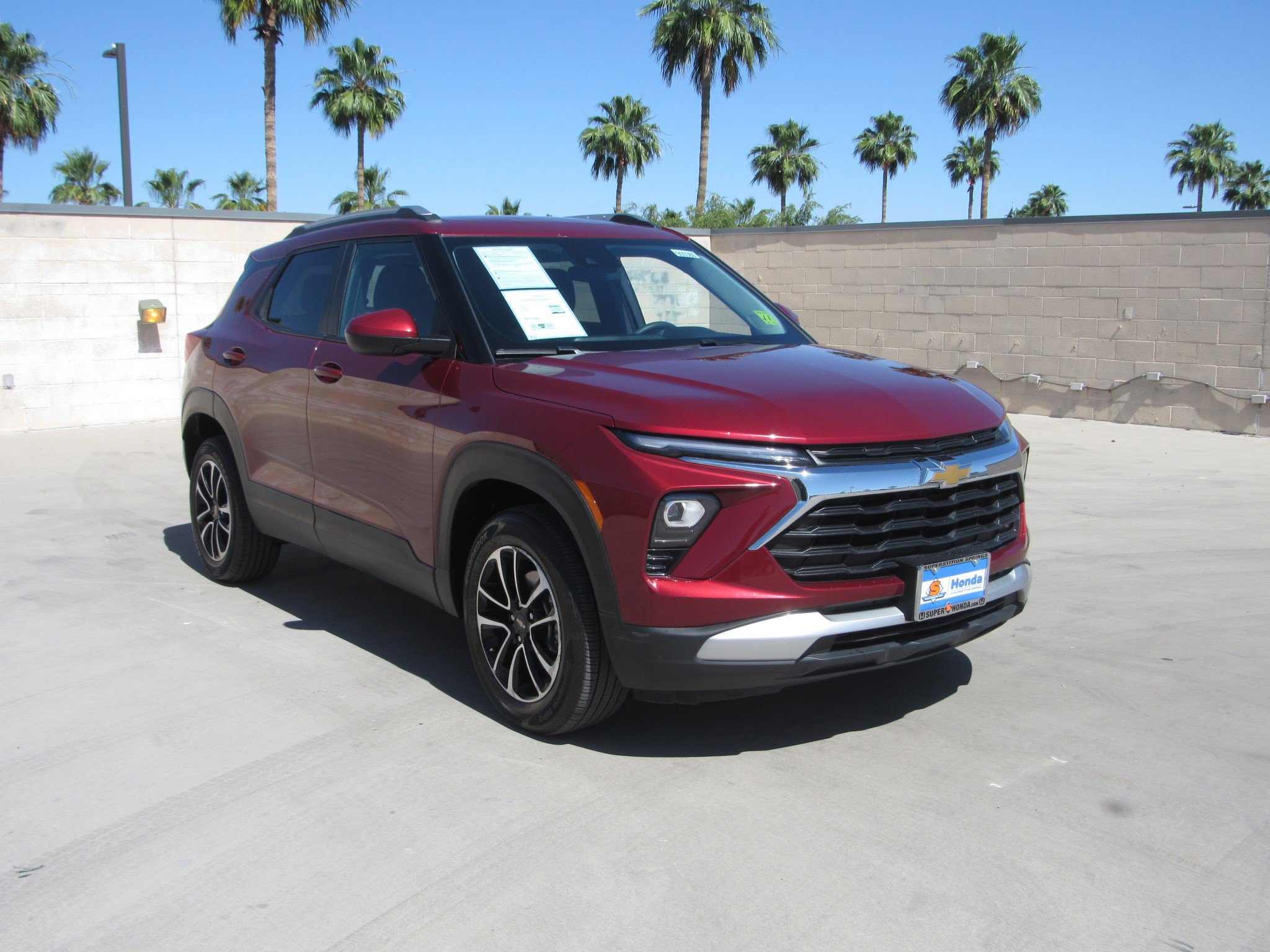 Used 2024 Chevrolet TrailBlazer LT w/ Driver Confidence Package AWD/4WD image 2