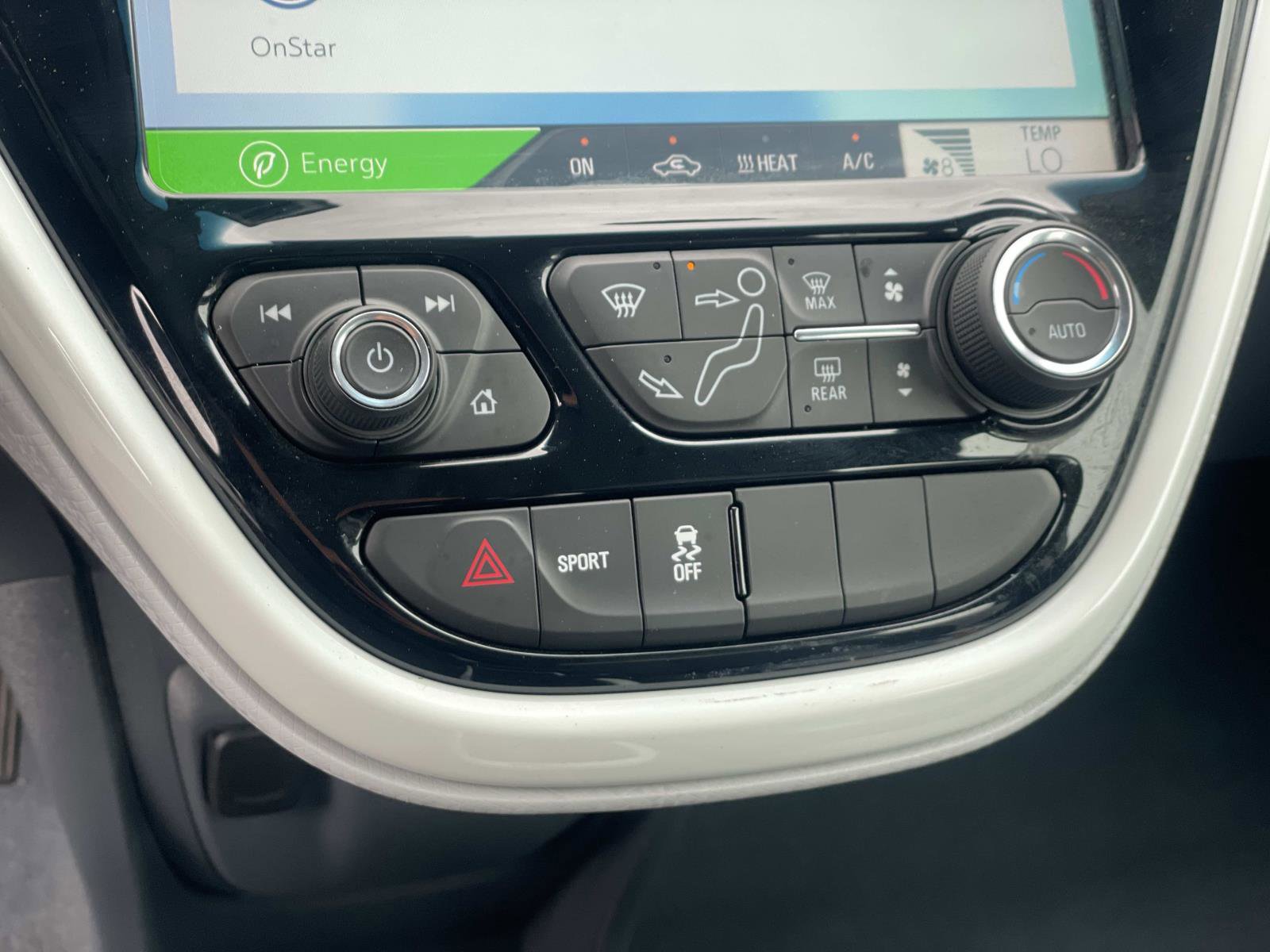 Used 2019 Chevrolet Bolt LT FWD image 17